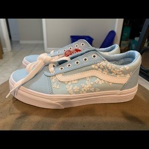 Vans girls shoes nwt